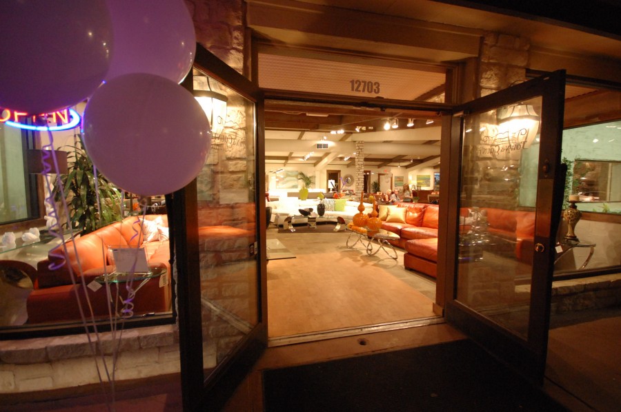 Town & Country Leather and Chase Flooring Celebrate a New Showroom in Bee Cave