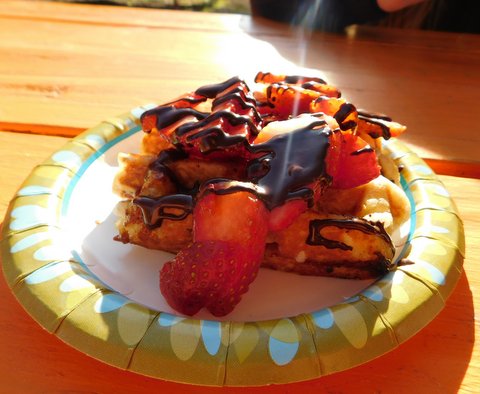 Backdraft Pizzeria Leige waffle strawberry toppings
